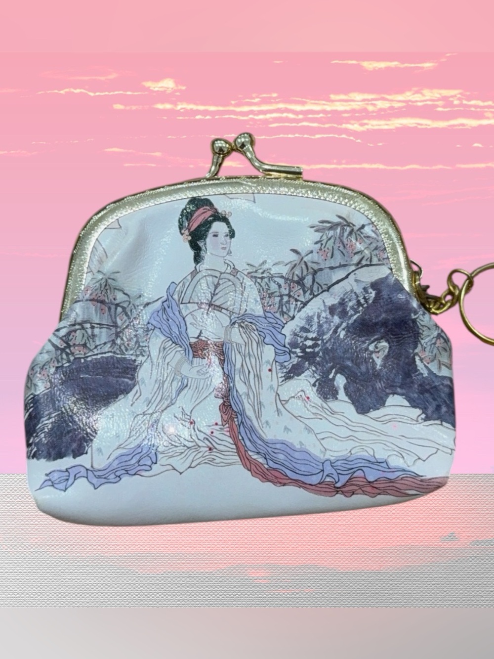 Vintage Lavender & White Asian Art Kiss-Lock Coin Purse